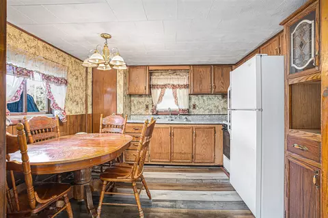 Dining - 1631 N Greenville, Stanton, MI 48888 photo 2 of 2
