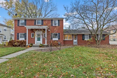 1729 Chamberlain, Grand Rapids, MI 49506