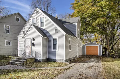 907 Southworth, Kalamazoo, MI 49048