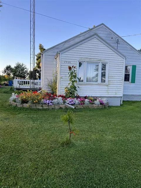 2909 Lilac, Hillsdale, MI 49242