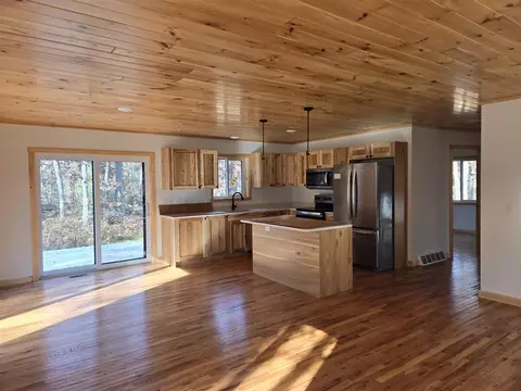 Kitchen - 2777 S Dexter Rd, Baldwin, MI 49304 photo 1 of 2