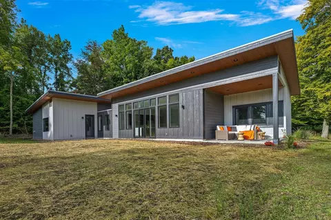9122 Lakewood, Berrien Springs, MI 49103