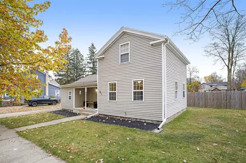 611 E Three, Three Rivers, MI 49093 photo 2