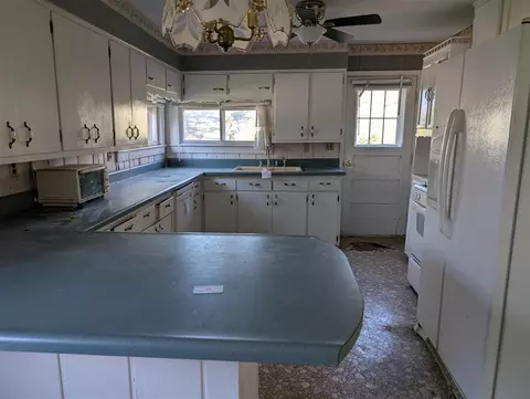 Kitchen - 6651 Berrien, Eau Claire, MI 49111 photo 1 of 2