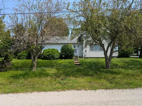 6651 Berrien, Eau Claire, MI 49111