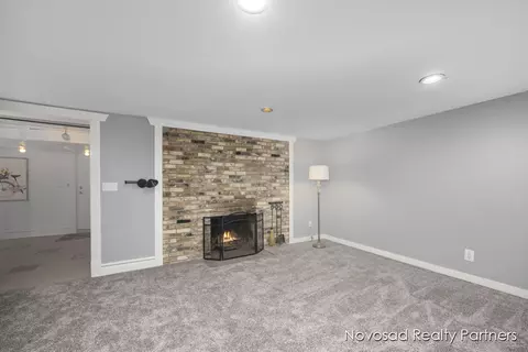 91 Carl, Ada, MI 49301 photo 21