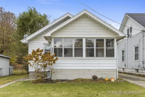 1450 Walker, Grand Rapids, MI 49504