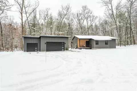 928 E Riv, Muskegon, MI 49445
