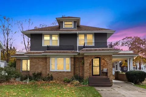 725 Oakridge, Jackson, MI 49203