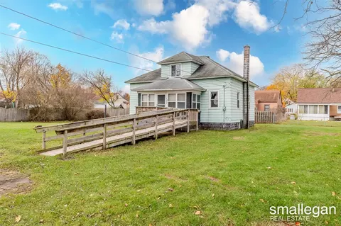 1717 Alpine, Grand Rapids, MI 49504