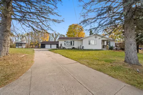 115 Olcott Lk, Jackson, MI 49201