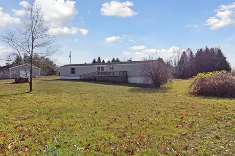11230 E Pakes, Crystal, MI 48818 photo 4