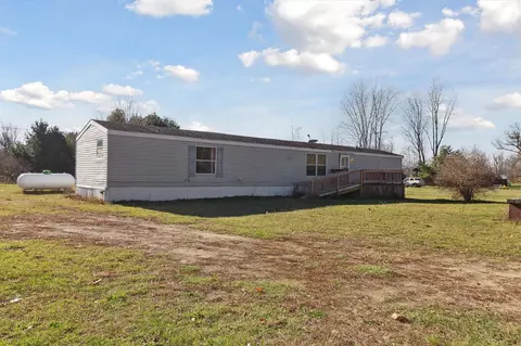 11230 E Pakes, Crystal, MI 48818 photo 2