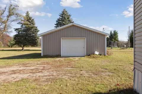 11230 E Pakes, Crystal, MI 48818 photo 36