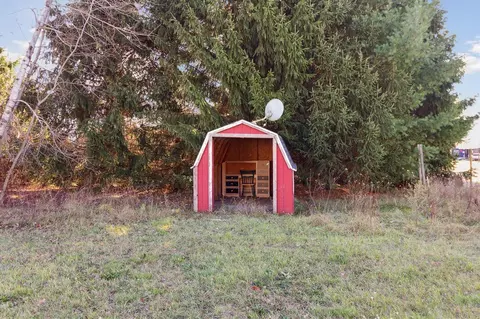 11230 E Pakes, Crystal, MI 48818 photo 37