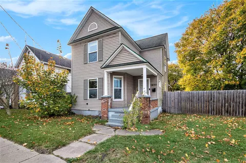 1423 Alpine, Grand Rapids, MI 49504