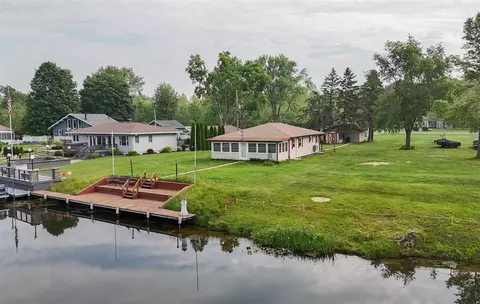 46217 County Road 352, Decatur, MI 49045