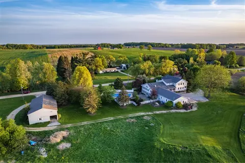 5829 W 32nd, Fremont, MI 49412