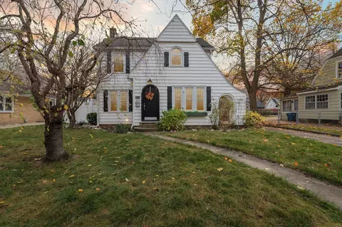 1104 Homecrest, Kalamazoo, MI 49001