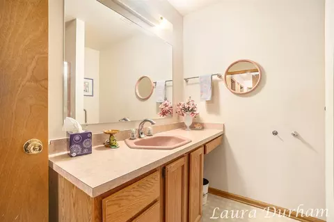 Bath - 495 Amity, Douglas, MI 49406 photo 2 of 2