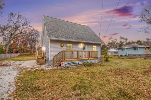 1866 E Riv, Muskegon, MI 49445