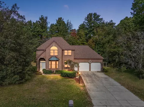 2065 Woodlark, Holland, MI 49424