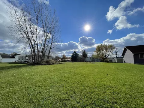 591 Twin Hls, Watervliet, MI 49098