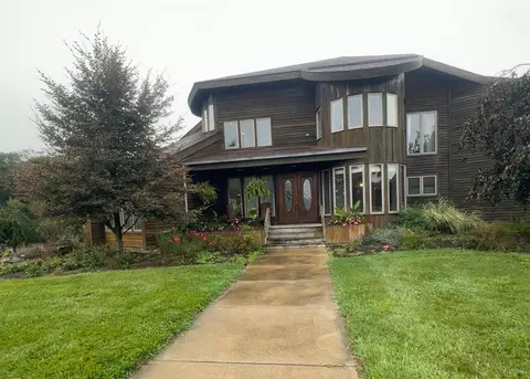 1717 E Hibbard Rd, Owosso, MI 48867