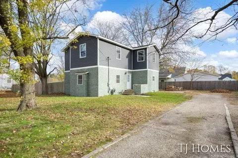 4422 Hyde Park, Grand Rapids, MI 49548
