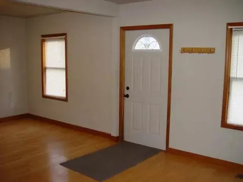 170 Walcott, Jackson, MI 49203 photo 2