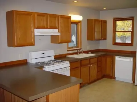 170 Walcott, Jackson, MI 49203 photo 5