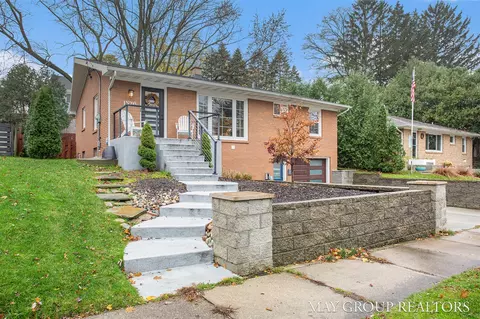 1576 E Grand, Rapids, MI 49503