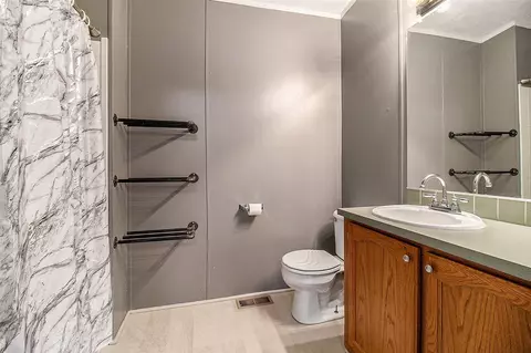 Bath - 8924 E Kinney, Branch, MI 49402 photo 1 of 2