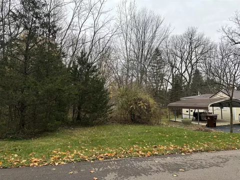 806 Clinton, Marshall, MI 49068 photo 4