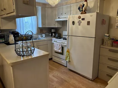 806 Clinton, Marshall, MI 49068 photo 11