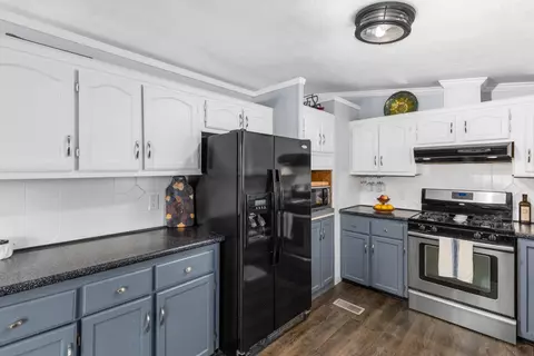 Kitchen - 86 S Lester, White Cloud, MI 49349 photo 3 of 3