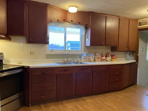 Kitchen - 8758 E Fillmore, Ithaca, MI 48847 photo 3 of 4