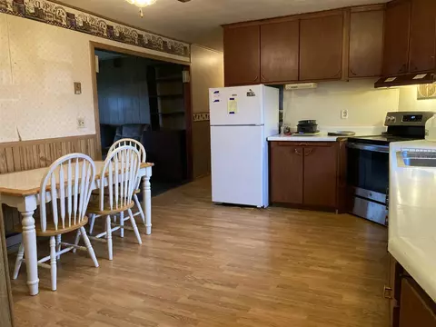 Kitchen - 8758 E Fillmore, Ithaca, MI 48847 photo 4 of 4