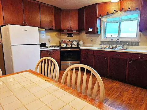 Kitchen - 8758 E Fillmore, Ithaca, MI 48847 photo 1 of 4