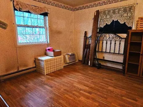Bedroom - 8758 E Fillmore, Ithaca, MI 48847 photo 1 of 2