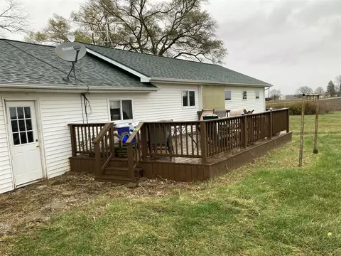 Exterior - 8758 E Fillmore, Ithaca, MI 48847 photo 3 of 4