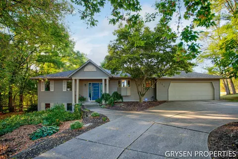790 Jackson, Grandville, MI 49418