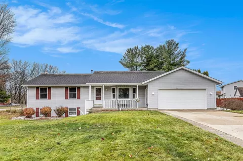 928 Beauford, Grand Rapids, MI 49508