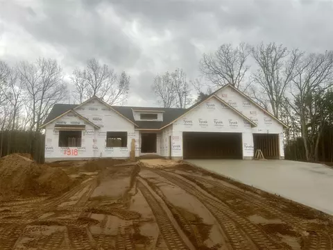 1318 Secluded Pnes, Sparta, MI 49345