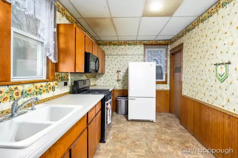 Kitchen - 532 Harrison, Ionia, MI 48846 photo 2 of 3