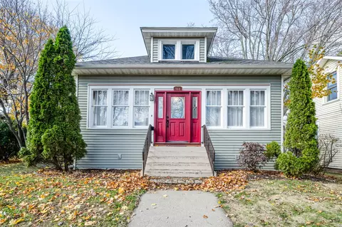 914 Court, Saint Joseph, MI 49085