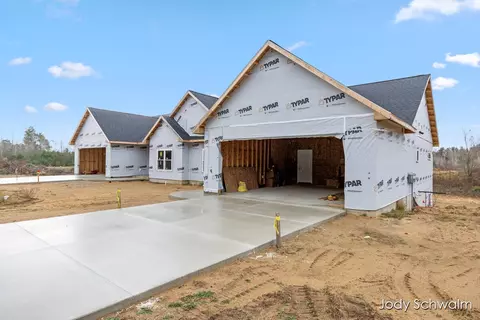 539 Pineview, Belding, MI 48809 photo 2