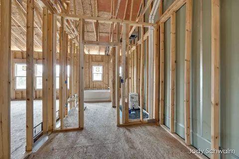Entry Way - 533 Pineview, Belding, MI 48809 photo 8 of 11