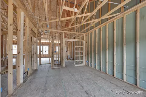Entry Way - 533 Pineview, Belding, MI 48809 photo 7 of 11