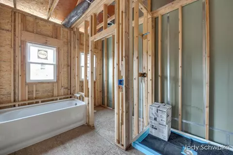 Bath - 533 Pineview, Belding, MI 48809 photo 2 of 6